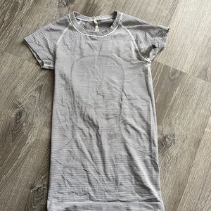 lulu lemon fly tech t shirt striped worn but in great condition